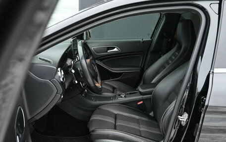 Mercedes-Benz GLA, 2019 год, 2 750 000 рублей, 11 фотография