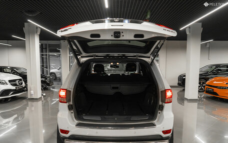 Jeep Grand Cherokee, 2012 год, 1 740 000 рублей, 21 фотография