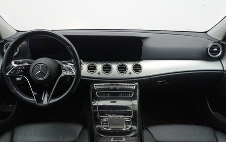 Mercedes-Benz E-Класс, 2021 год, 3 750 000 рублей, 12 фотография