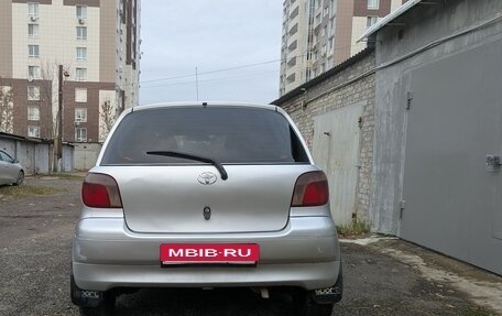 Toyota Vitz, 2001 год, 290 000 рублей, 4 фотография