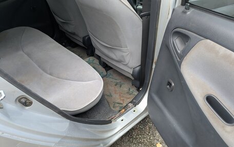 Toyota Vitz, 2001 год, 290 000 рублей, 37 фотография