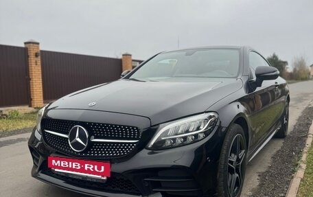 Mercedes-Benz C-Класс, 2019 год, 3 950 000 рублей, 5 фотография