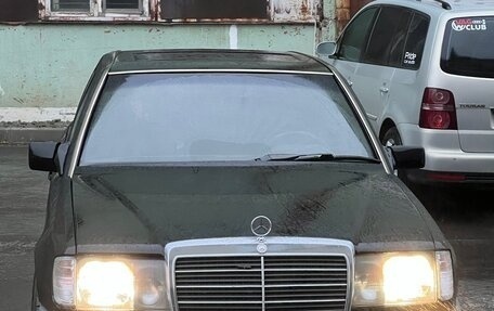 Mercedes-Benz E-Класс, 1992 год, 370 000 рублей, 1 фотография