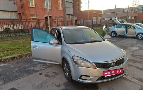 KIA cee'd I рестайлинг, 2010 год, 645 000 рублей, 2 фотография