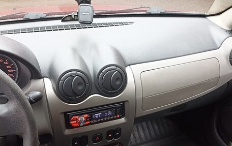 Renault Sandero I, 2013 год, 650 000 рублей, 3 фотография