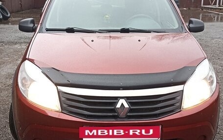 Renault Sandero I, 2013 год, 650 000 рублей, 2 фотография