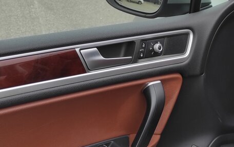 Volkswagen Touareg III, 2015 год, 2 400 000 рублей, 10 фотография