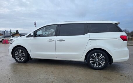 KIA Carnival III, 2019 год, 2 900 000 рублей, 3 фотография