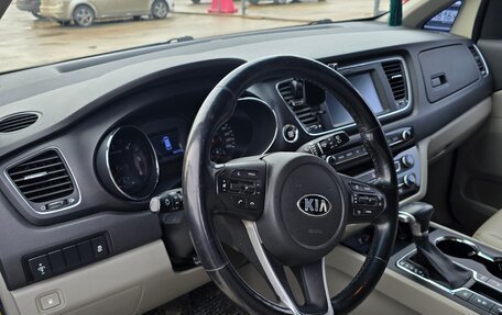 KIA Carnival III, 2019 год, 2 900 000 рублей, 10 фотография