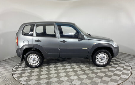 Chevrolet Niva I рестайлинг, 2015 год, 747 000 рублей, 4 фотография