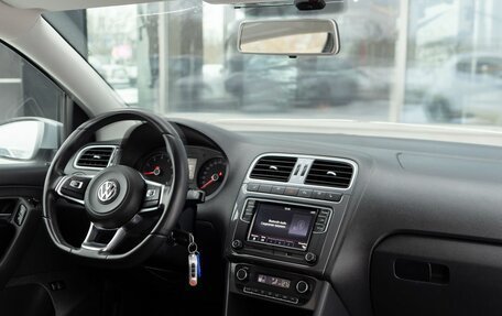 Volkswagen Polo VI (EU Market), 2018 год, 1 200 000 рублей, 10 фотография