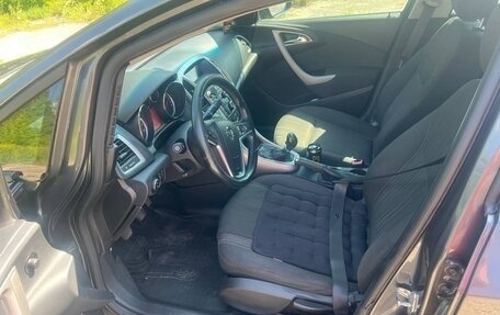 Opel Astra J, 2011 год, 630 000 рублей, 9 фотография