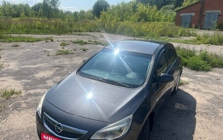 Opel Astra J, 2011 год, 630 000 рублей, 18 фотография