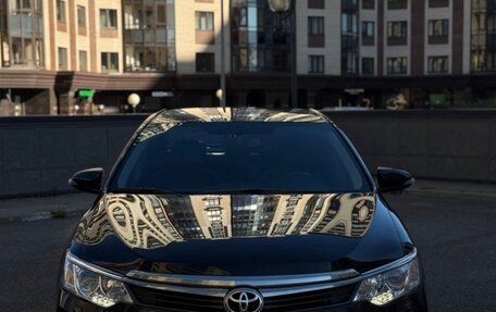 Toyota Camry, 2014 год, 1 830 000 рублей, 2 фотография