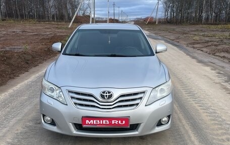 Toyota Camry, 2011 год, 1 050 000 рублей, 1 фотография