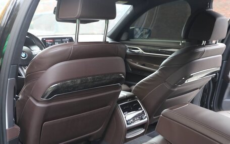 BMW 7 серия, 2018 год, 3 900 000 рублей, 6 фотография