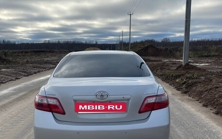 Toyota Camry, 2011 год, 1 050 000 рублей, 4 фотография