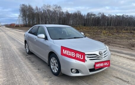 Toyota Camry, 2011 год, 1 050 000 рублей, 2 фотография