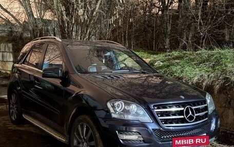 Mercedes-Benz M-Класс, 2011 год, 1 850 000 рублей, 3 фотография