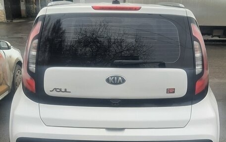 KIA Soul II рестайлинг, 2018 год, 1 650 000 рублей, 2 фотография