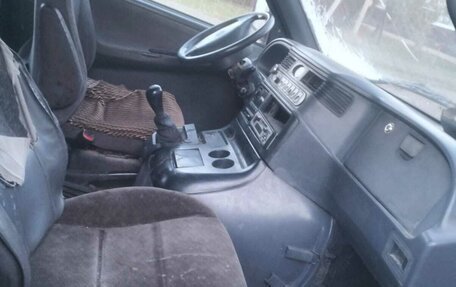 SsangYong Istana, 1999 год, 270 000 рублей, 2 фотография