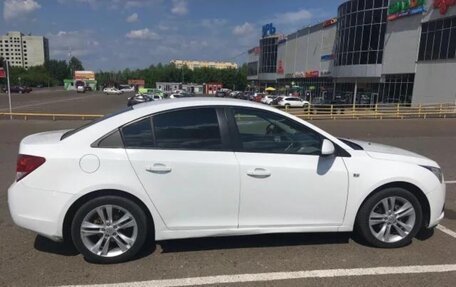 Chevrolet Cruze II, 2010 год, 750 000 рублей, 5 фотография