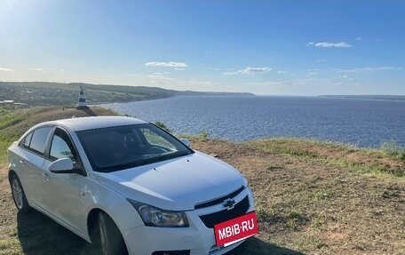 Chevrolet Cruze II, 2010 год, 750 000 рублей, 3 фотография