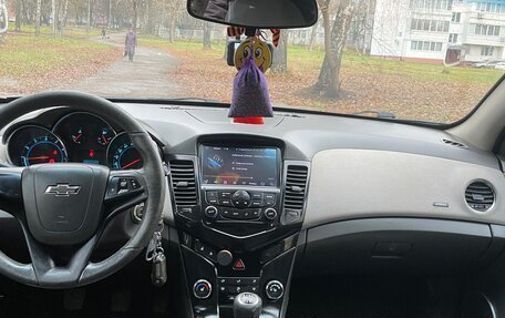 Chevrolet Cruze II, 2010 год, 750 000 рублей, 12 фотография