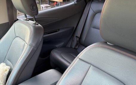 Chevrolet Bolt, 2017 год, 1 830 000 рублей, 17 фотография