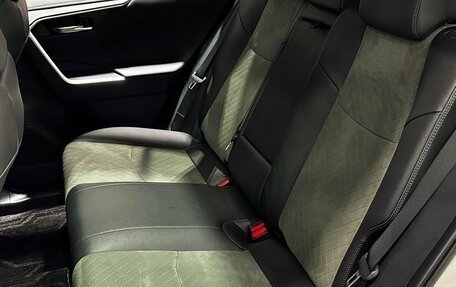 Toyota RAV4, 2024 год, 3 997 000 рублей, 13 фотография