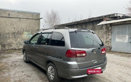 Nissan Liberty, 2001 год, 580 000 рублей, 5 фотография