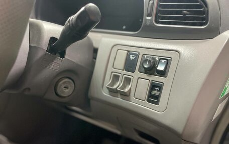 Nissan Liberty, 2001 год, 580 000 рублей, 19 фотография