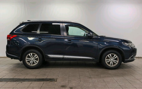 Mitsubishi Outlander III рестайлинг 3, 2017 год, 1 750 000 рублей, 4 фотография