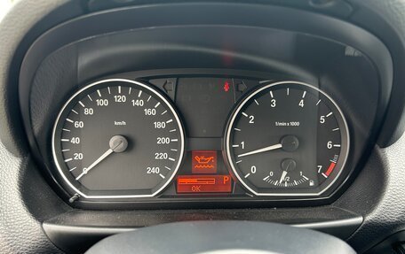 BMW 1 серия, 2008 год, 900 000 рублей, 12 фотография