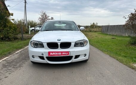 BMW 1 серия, 2008 год, 900 000 рублей, 2 фотография