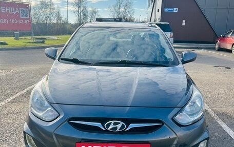 Hyundai Solaris II рестайлинг, 2012 год, 650 000 рублей, 3 фотография