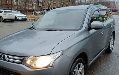Mitsubishi Outlander III рестайлинг 3, 2012 год, 1 230 000 рублей, 1 фотография