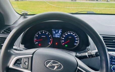 Hyundai Solaris II рестайлинг, 2012 год, 650 000 рублей, 20 фотография