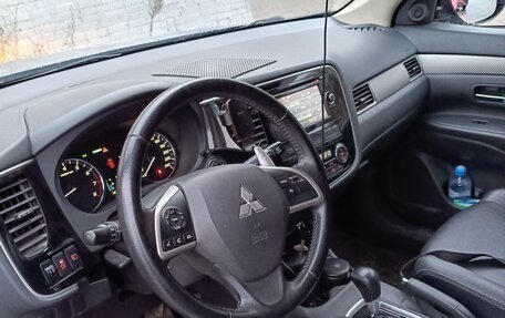 Mitsubishi Outlander III рестайлинг 3, 2012 год, 1 230 000 рублей, 6 фотография