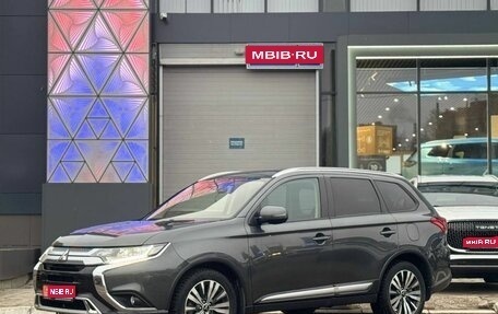 Mitsubishi Outlander III рестайлинг 3, 2019 год, 2 849 000 рублей, 1 фотография