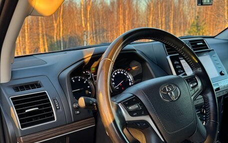 Toyota Land Cruiser Prado 150 рестайлинг 2, 2021 год, 7 500 000 рублей, 5 фотография