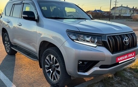 Toyota Land Cruiser Prado 150 рестайлинг 2, 2021 год, 7 500 000 рублей, 8 фотография
