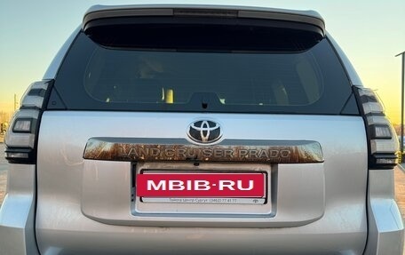 Toyota Land Cruiser Prado 150 рестайлинг 2, 2021 год, 7 500 000 рублей, 11 фотография