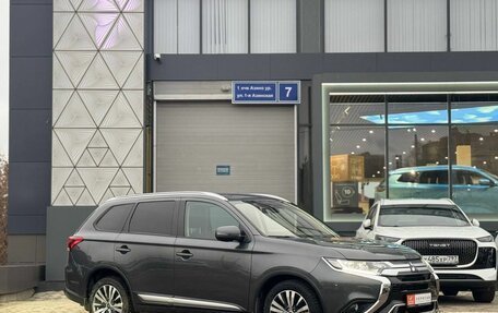 Mitsubishi Outlander III рестайлинг 3, 2019 год, 2 849 000 рублей, 7 фотография