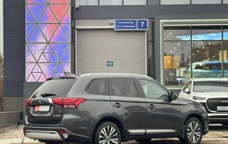 Mitsubishi Outlander III рестайлинг 3, 2019 год, 2 849 000 рублей, 5 фотография