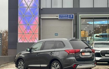 Mitsubishi Outlander III рестайлинг 3, 2019 год, 2 849 000 рублей, 3 фотография