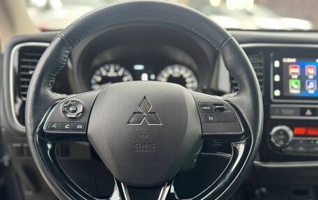 Mitsubishi Outlander III рестайлинг 3, 2019 год, 2 849 000 рублей, 13 фотография