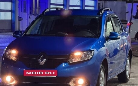 Renault Logan II, 2015 год, 950 000 рублей, 4 фотография