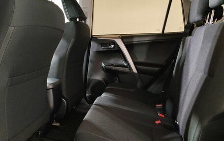 Toyota RAV4, 2017 год, 2 415 000 рублей, 13 фотография