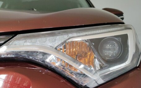 Toyota RAV4, 2017 год, 2 415 000 рублей, 21 фотография